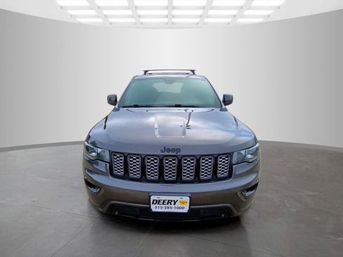 Used 2019 Jeep Grand Cherokee Altitude AWD/4WD image 3