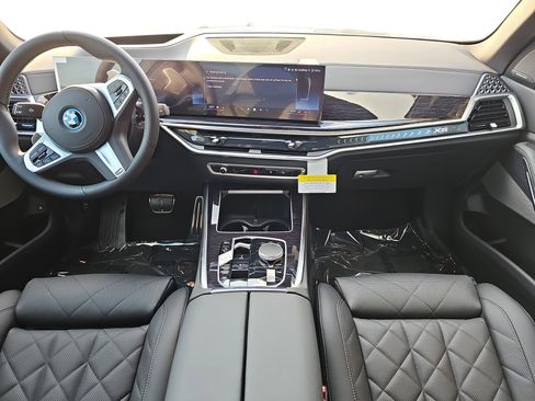 New 2026 BMW X5 xDrive50e w/ M Sport Package AWD/4WD image 9