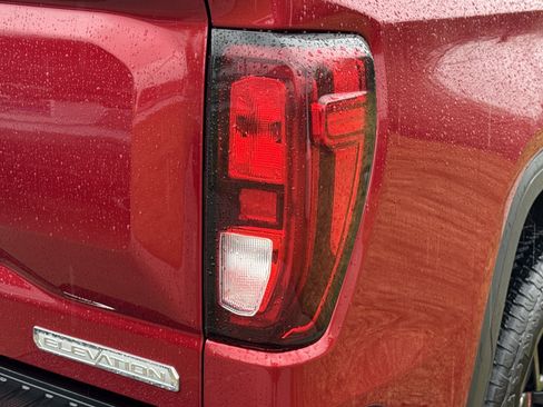 Used 2021 GMC Sierra 1500 Elevation w/ Driver Alert Package I AWD/4WD image 11