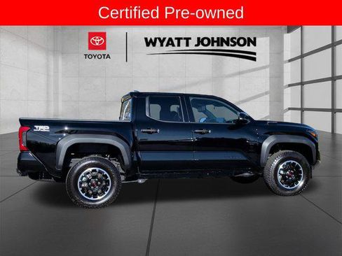 Certified 2025 Toyota Tacoma TRD Off-Road AWD/4WD image 5