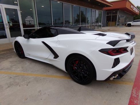 Used 2024 Chevrolet Corvette Stingray Premium Conv w/ Z51 Performance Package RWD image 25
