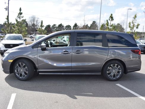 New 2026 Honda Odyssey Touring image 6
