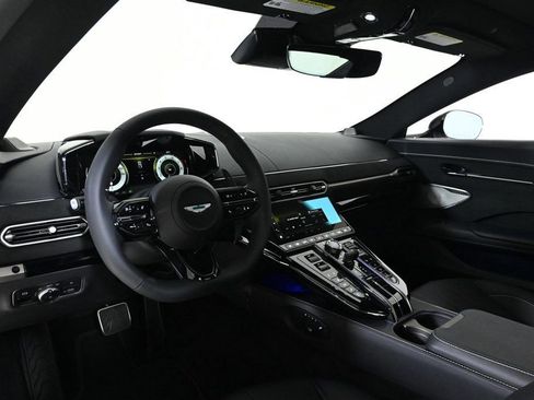 Used 2026 Aston Martin V8 Vantage Coupe image 3