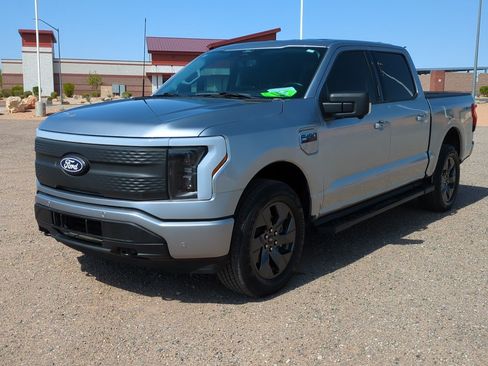 Used 2024 Ford F150 Lightning Flash AWD/4WD image 7