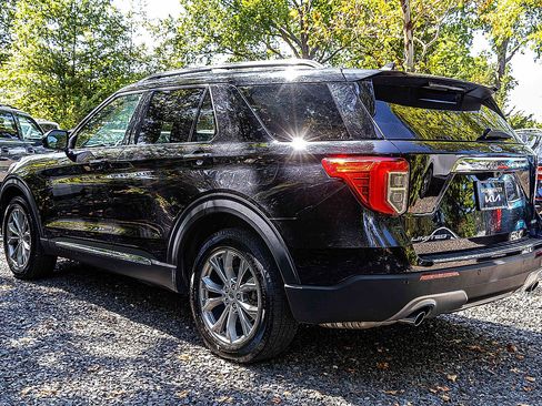 Used 2023 Ford Explorer Limited image 4