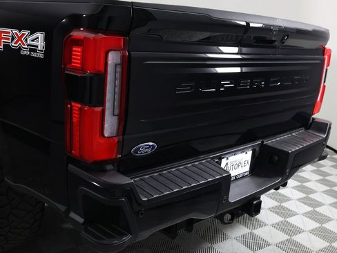Used 2025 Ford F250 Platinum w/ FX4 Off-Road Package AWD/4WD image 55