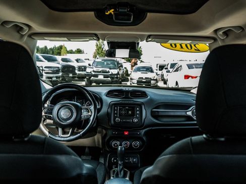 Used 2016 Jeep Renegade 75th Anniversary AWD/4WD image 33