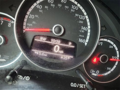 Used 2015 Volkswagen Beetle 1.8T Classic image 27