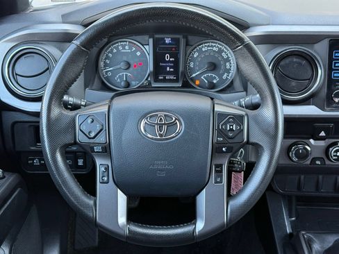 Used 2019 Toyota Tacoma TRD Sport AWD/4WD image 28