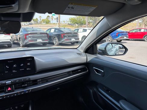 Used 2025 Kia K4 FWD image 34