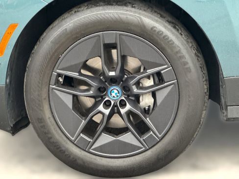 Used 2025 BMW iX xDrive50 image 12