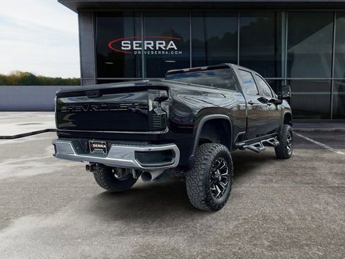 Used 2021 Chevrolet Silverado 2500 LT w/ Convenience Package AWD/4WD image 5