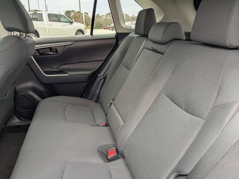 Used 2021 Toyota RAV4 LE image 13