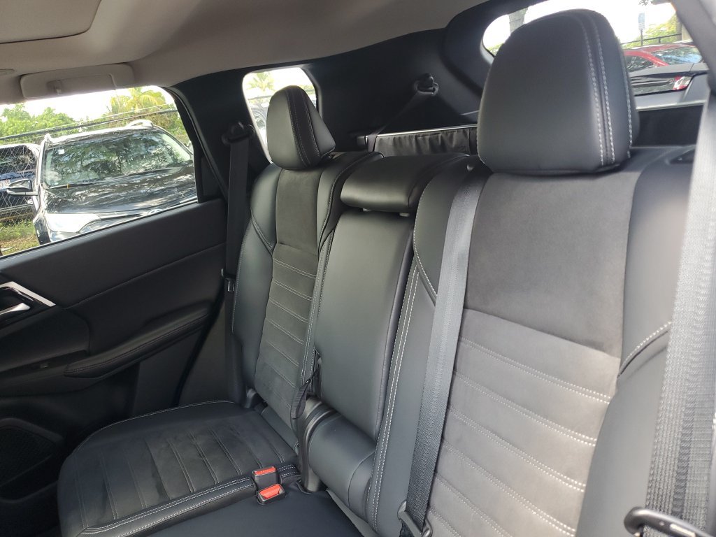 Used 2024 Mitsubishi Outlander SE FWD image 13