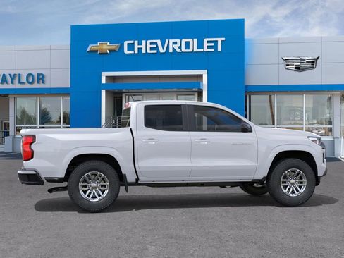 Used 2024 Chevrolet Colorado LT RWD image 5
