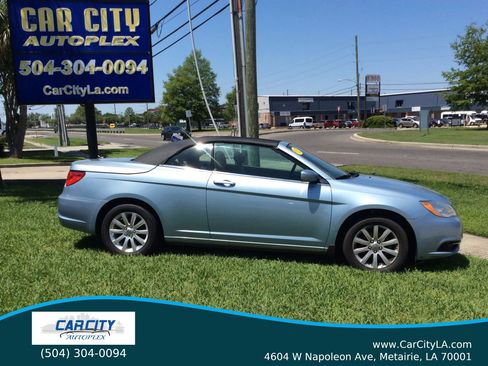 Used 2013 Chrysler 200 Touring image 4