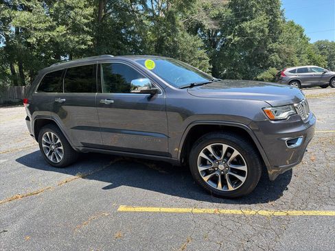 Used 2018 Jeep Grand Cherokee Overland AWD/4WD image 32