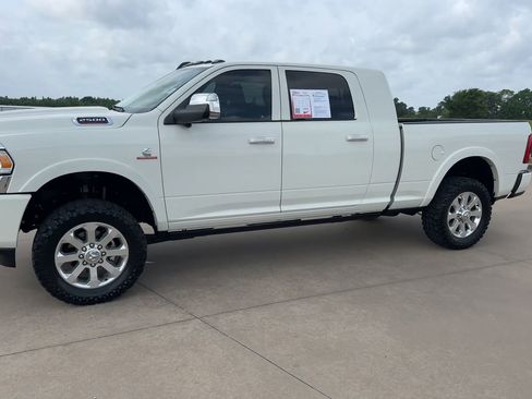 Used 2021 RAM 2500 Laramie AWD/4WD image 5