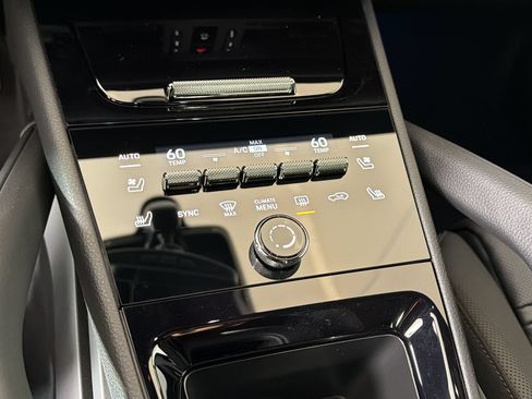 Used 2026 Porsche Cayenne Coupe AWD/4WD image 19