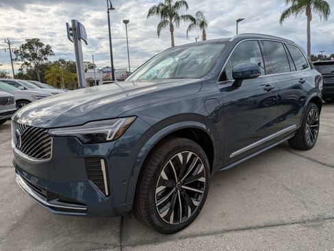 New 2026 Volvo XC90 T8 Ultra w/ Protection Package Premier image 8