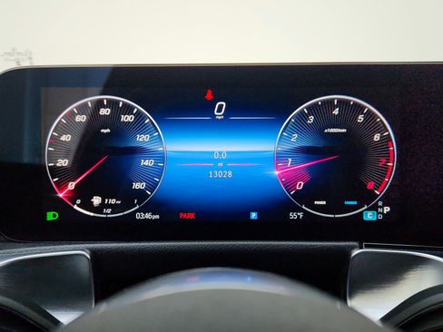 Certified 2025 Mercedes-Benz GLB 250 4MATIC image 11