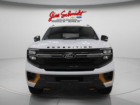 Used 2025 Ford Expedition Tremor AWD/4WD image 3