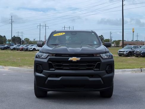 Used 2024 Chevrolet Colorado W/T image 9