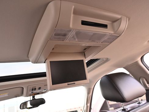 Used 2010 Chevrolet Tahoe LT w/ Luxury Package image 19