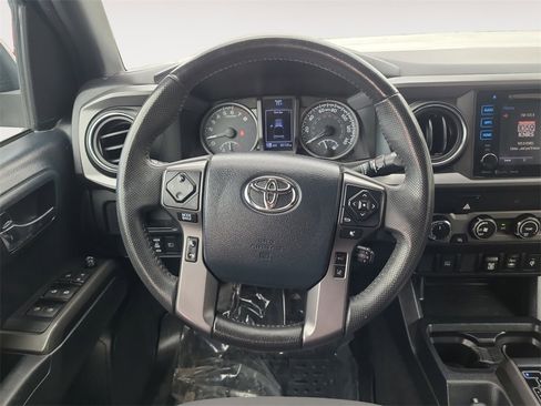 Used 2019 Toyota Tacoma TRD Sport image 12