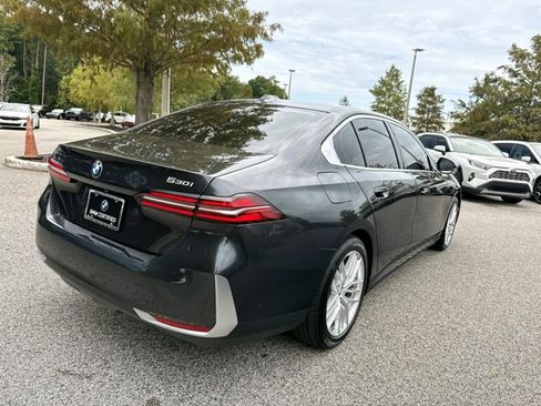 Used 2025 BMW 530i xDrive AWD/4WD image 3