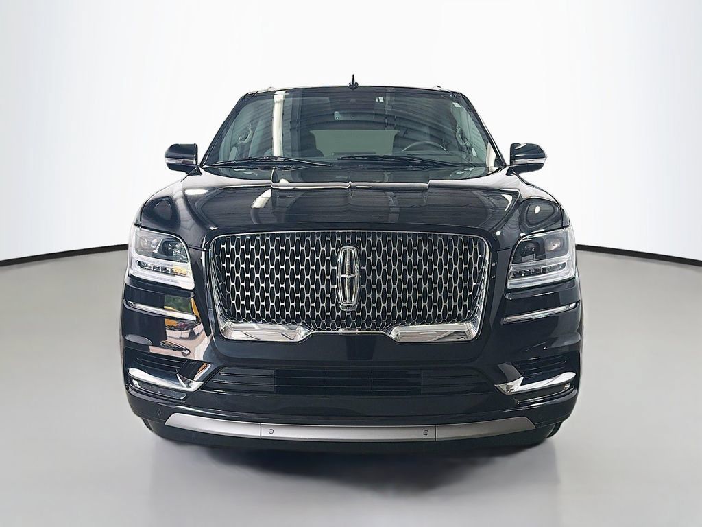 Used 2021 Lincoln Navigator Reserve AWD/4WD image 2