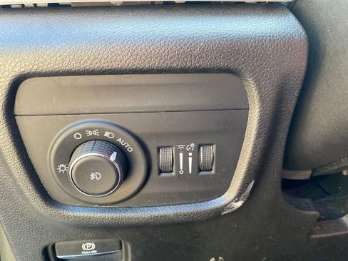 Used 2023 Jeep Grand Cherokee Limited w/ Trailer Tow Prep Group (B) RWD image 25