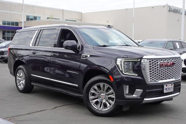 Used 2024 GMC Yukon XL Denali AWD/4WD image 2
