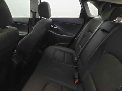 Used 2018 Hyundai Elantra GT FWD image 18