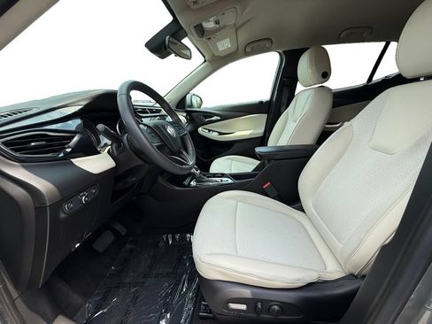 Used 2023 Buick Encore GX Preferred w/ Cold Weather Comfort Package FWD image 9