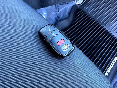 Used 2024 Toyota Tacoma SR5 image 11