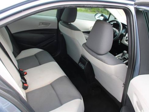 Used 2025 Toyota Corolla LE FWD image 11