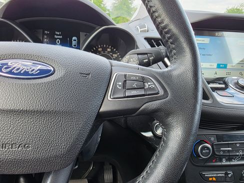 Used 2018 Ford Escape Titanium w/ Ford Safe & Smart Package AWD/4WD image 14