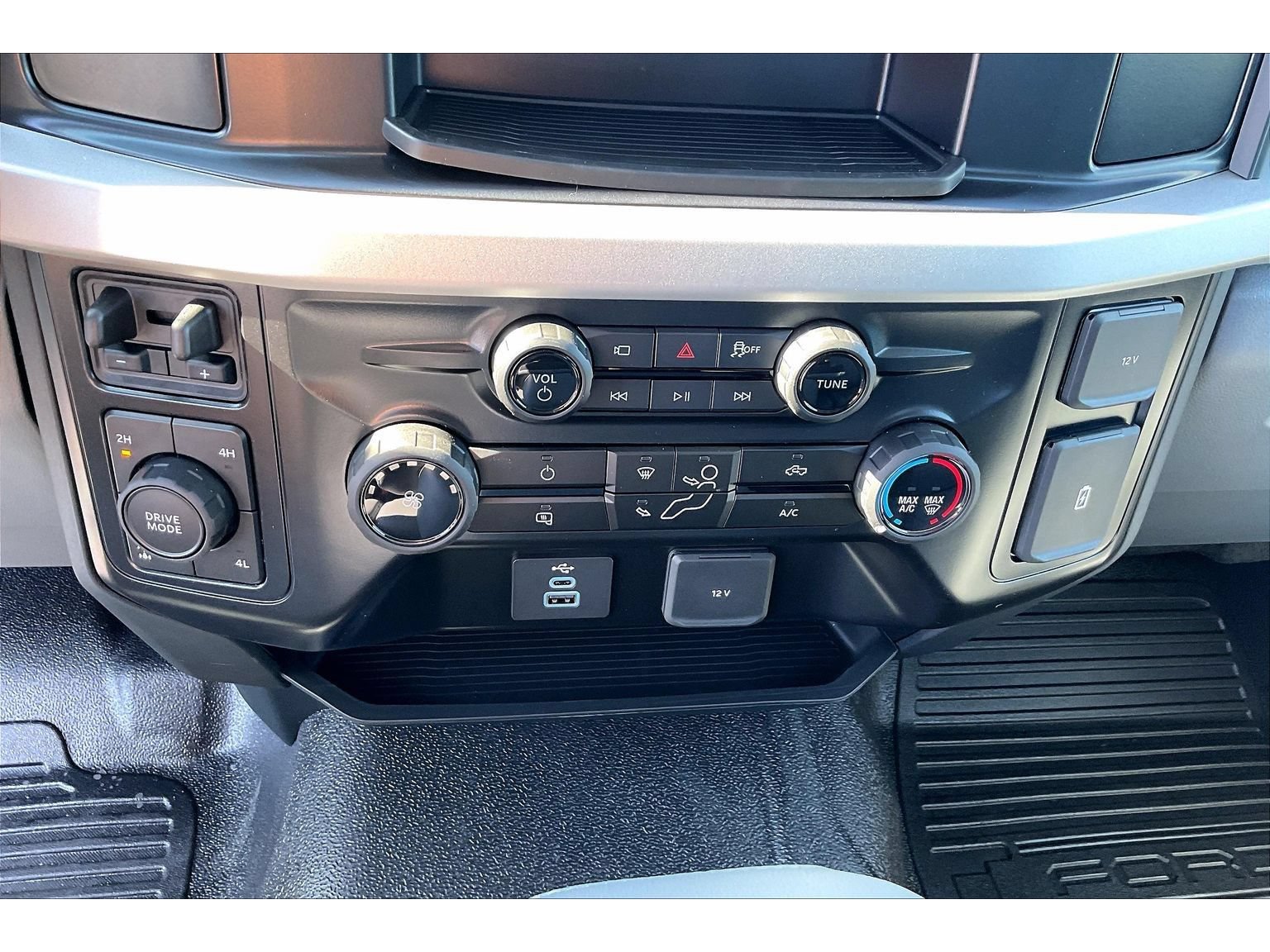 New 2027 Ford F350 XL w/ 360-Degree Camera Package AWD/4WD image 32