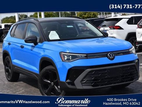 Used 2025 Volkswagen Taos SE AWD/4WD image 1