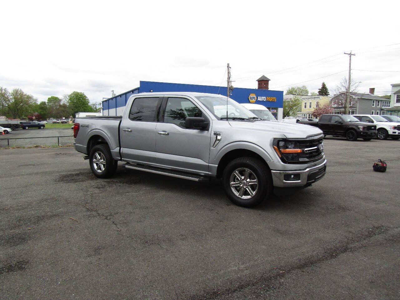 Used 2025 Ford F150 XLT w/ Equipment Group 301A Standard AWD/4WD image 9