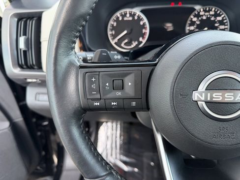 Used 2022 Nissan Pathfinder SL image 16