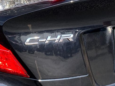 Used 2020 Toyota C-HR LE FWD image 10
