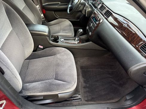 Used 2014 Chevrolet Impala LT w/ LT Sunroof Package image 12