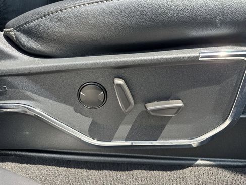 Used 2023 Ford F250 Lariat w/ Lariat Ultimate Package image 40