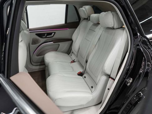 Used 2023 Mercedes-Benz EQS 580 4MATIC SUV image 13