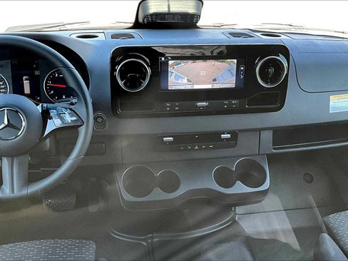 New 2025 Mercedes-Benz Sprinter 2500 image 6