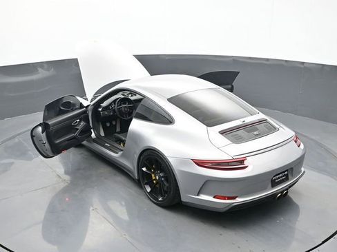 Certified 2018 Porsche 911 GT3 RWD image 24
