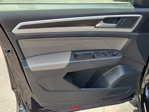 Used 2023 Volkswagen Atlas SE FWD image 17