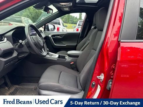 Used 2024 Toyota RAV4 SE w/ Weather & Moonroof Package AWD/4WD image 18
